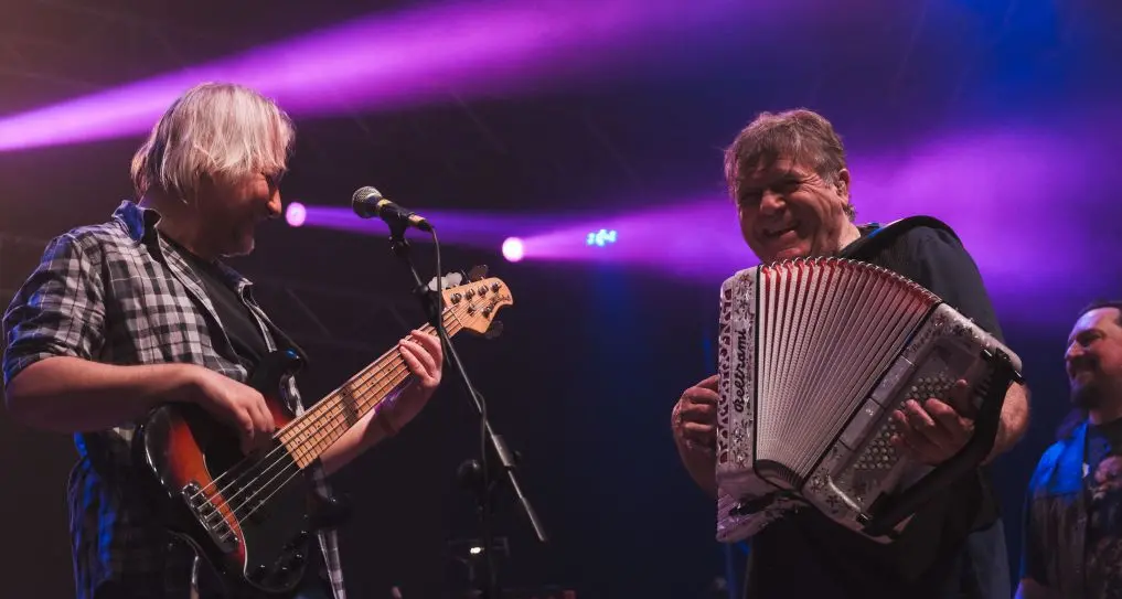 Un Santo Stefano da vivere in musica con i Nomadi al Palalevico