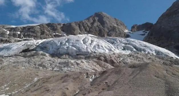 Legambiente, il 2022 annus horribilis per i ghiacciai alpini: arretramento medio di 40 metri