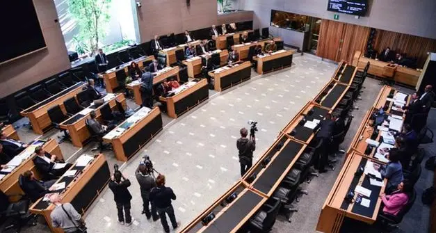Vitalizi agli ex consiglieri, via libera ai tagli ma non troppo
