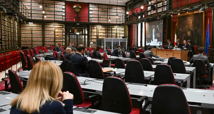 Manovra, la trattativa si allunga. Pensioni, torna il giro di vite su \"Opzione donna\"