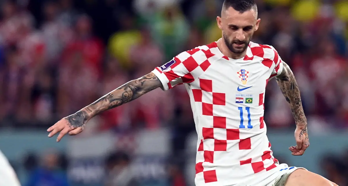 Croazia, canti e saluti filo-fascisti al ritorno dal Mondiale: bufera su Brozovic e Lovren