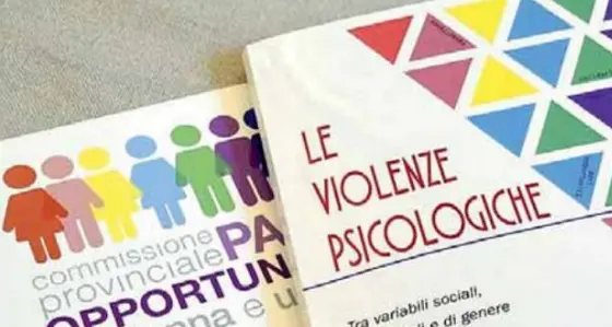 Allarme per la violenza che colpisce senza usare le mani, fra molestie psicologiche e cyberbullismo