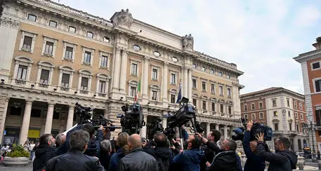 Taglio degli oneri impropri in bolletta, meno tasse per le partite Iva, tregua fiscale: la manovra in pillole
