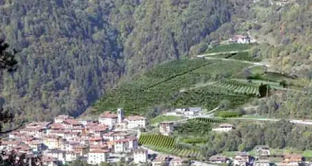 Chiude anche l’ultimo negozio del centro, Cimego rimane “orfano”