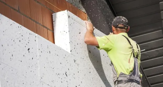 Efficienza energetica, lavori obbligati prima di vendere una casa \"colabrodo\"? La Ue frena: decidono gli Stati
