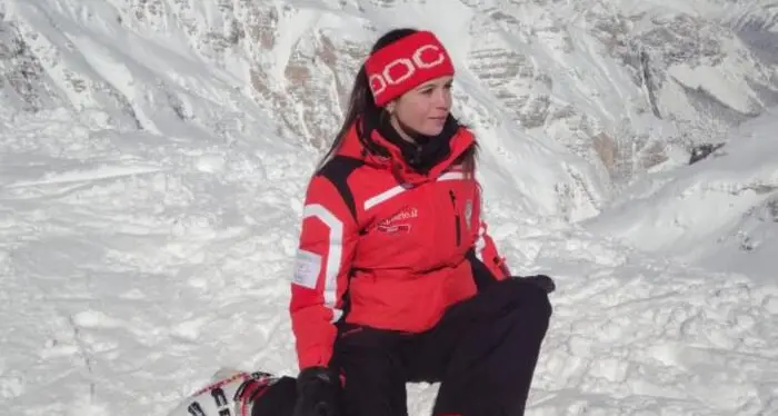 Il dolore per la morte di Giulia, maestra di sci di 34 anni travolta dalla valanga a Cortina