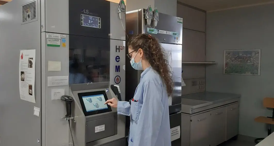 Trasfusioni di sangue più facili: donate cinque frigoemoteche agli ospedali di valle del Trentino