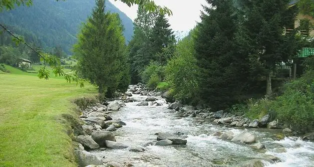 I sindaci contrari al protocollo d'intesa Provincia-Arera. «L'Autonomia difenda l'acqua trentina»