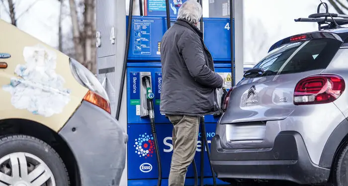 Sciopero dei benzinai: la Faib lo riduce di un giorno, le altre organizzazioni confermano le 48 ore