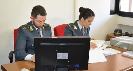 Indagine della finanza bolzanina: 18 custodie cautelari per frode, profitti da 58 milioni di euro