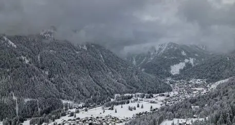 Motoslitta si ribalta, due persone ferite in Alta Badia.