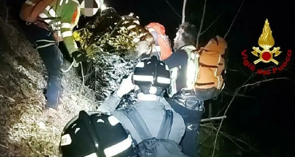 Escursionista perde l'orientamento nei boschi del Baldo: i soccorsi nella notte