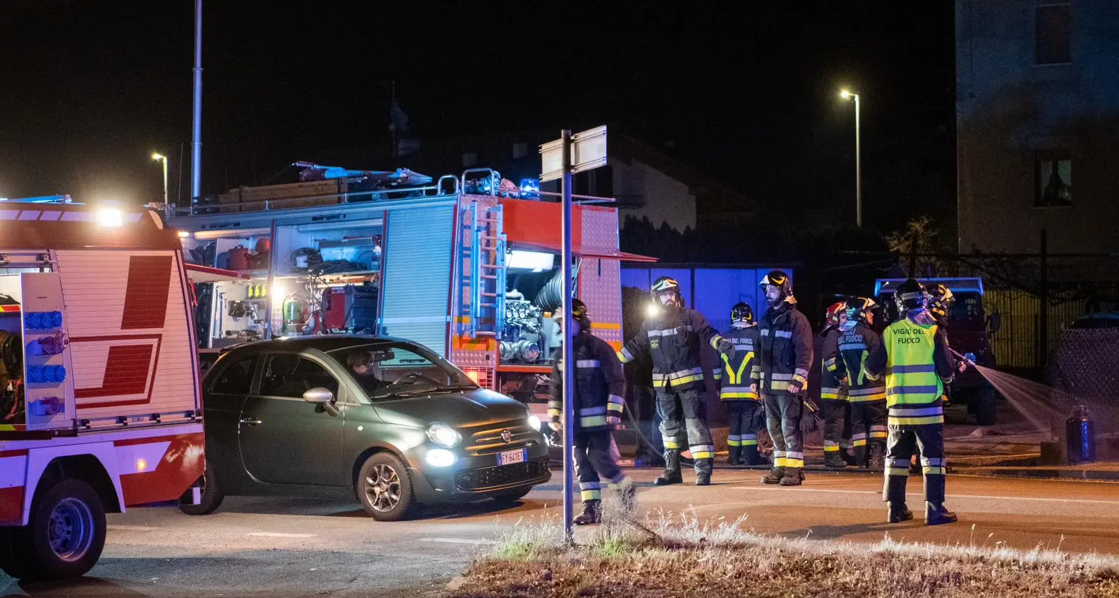 Bombola di gas in fiamme: un ferito a Pietramurata, i vigili del fuoco evitano l'esplosione