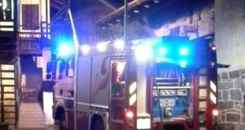 Casa in fiamme a Covelo, in salvo una persona