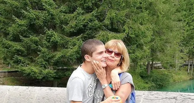 «Mio figlio Tommaso discriminato nell'hotel in Primiero: denunceremo e chiederemo un risarcimento simbolico»