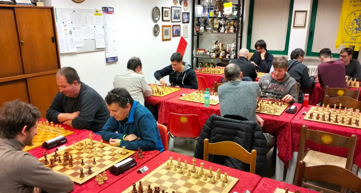 Tutti pazzi per gli scacchi: serate di gioco da tutto esaurito