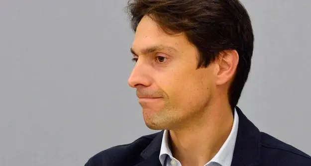 Luca Zeni con un piede fuori dal Pd: \"Se la Schlein confermerà una impostazione massimalista, difficile mantenere aree di elettorato\"