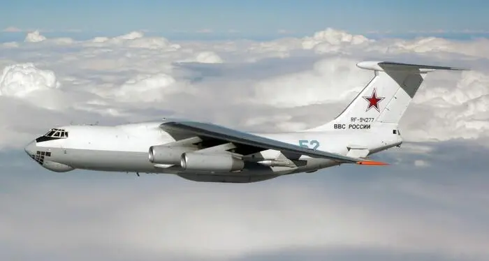Jet militari russi si esercitano sopra Kaliningrad, caccia Nato intercettano un aereo di Mosca sopra l'Estonia