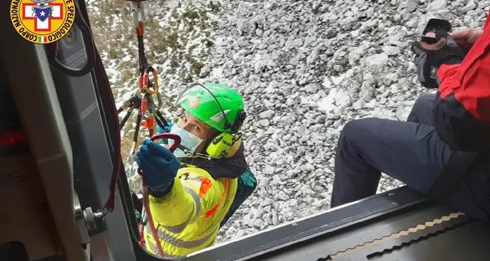 Due alpinisti precipitano sulle Piccole Dolomiti: muore un giovane, ferita la compagna