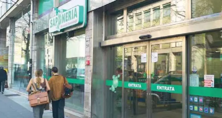 Nuove chiusure di negozi in centro: ormai è fuga da corso Rosmini