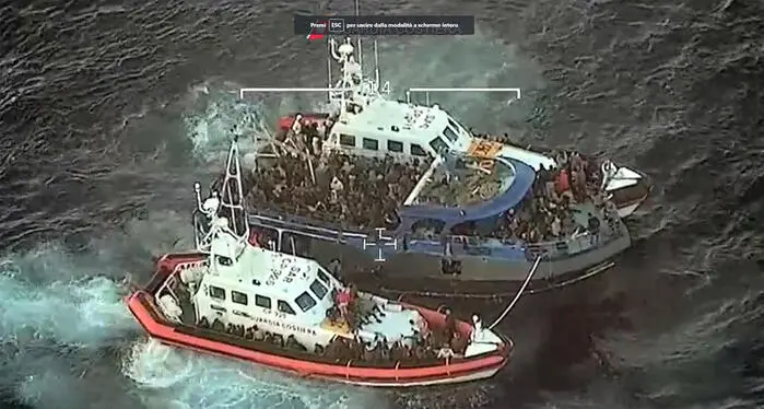 Altro naufragio di migranti: 34 morti. Boom di sbarchi in Italia: un migliaio di persone in poche ore
