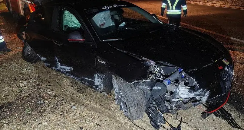 Auto fuori strada a Terragnolo: quattro giovani feriti