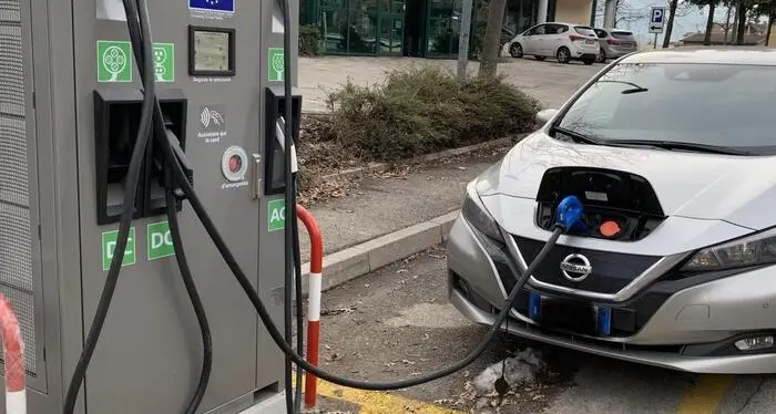 Ratificato dai ministri Ue lo stop alla vendita di auto nuove a benzina e diesel dal 2035