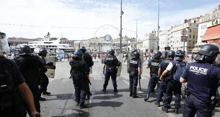 Notte violenta a Marsiglia, almeno tre ragazzi morti e altrettanti feriti gravi