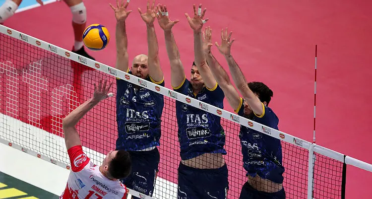Sarà Piacenza a sfidare l'Itas in semifinale. Impresa di Milano: elimina Perugia