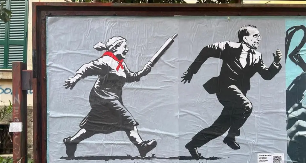 \"Mia nonna partigiana è arrabbiata\": a Roma murales con La Russa inseguito