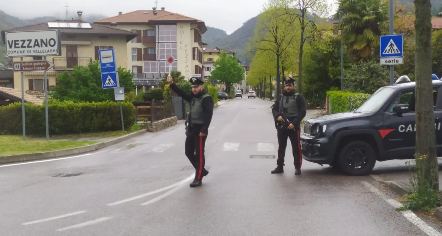 Accusato di spaccio e di aver aggredito un minore: giovane arrestato e portato in carcere a Spini