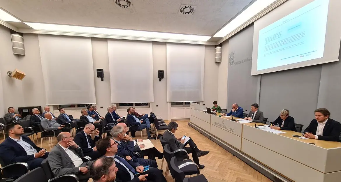 Provincia, 318 milioni di euro dalla variazione di bilancio. I sindacati: ma le scelte di spesa sono deludenti