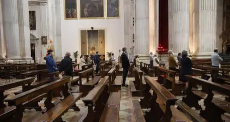 Le messe ritornano a prima del covid: via le restrizioni
