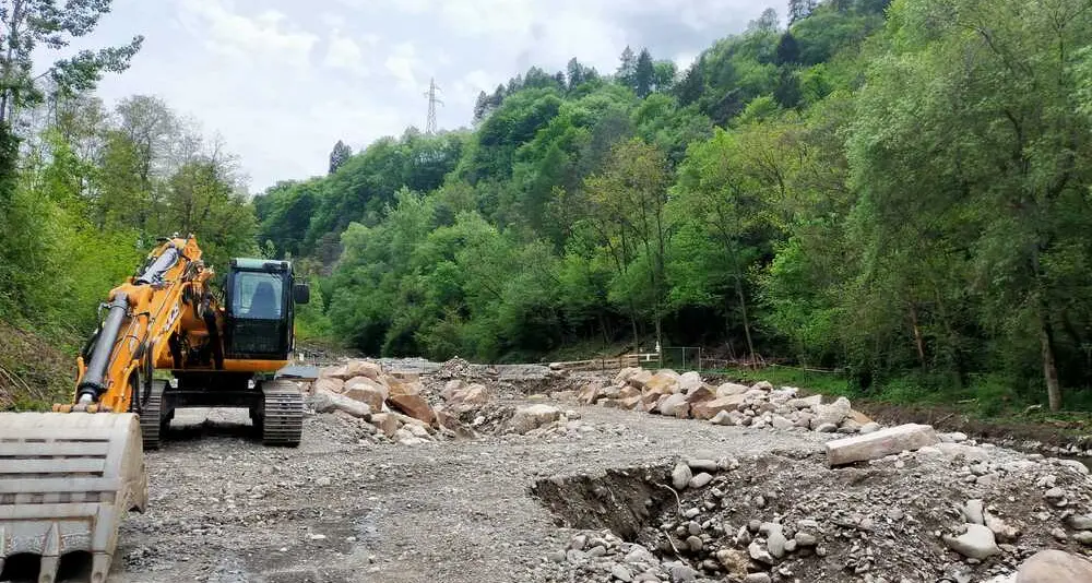 Ciclabile, anche lungo il torrente Fersina avanza il cantiere dell'atteso percorso Trento-Pergine