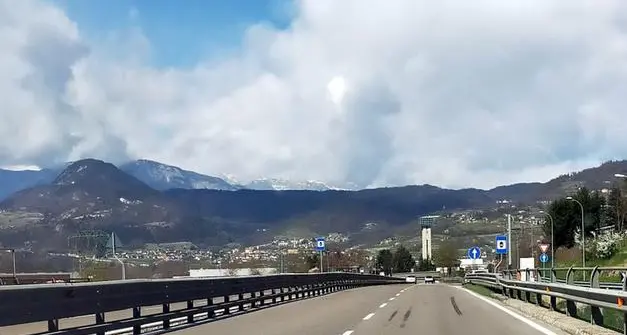 Quasi tutto pronto per il nuovo autovelox fisso sulla statale 47 a Pergine