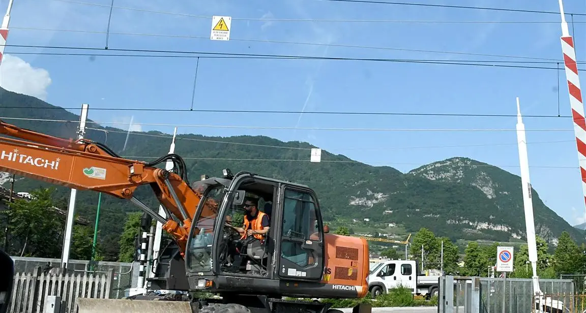 Bypass, il prossimo mese le demolizioni delle case e la deviazione della ferrovia Trento-Malè