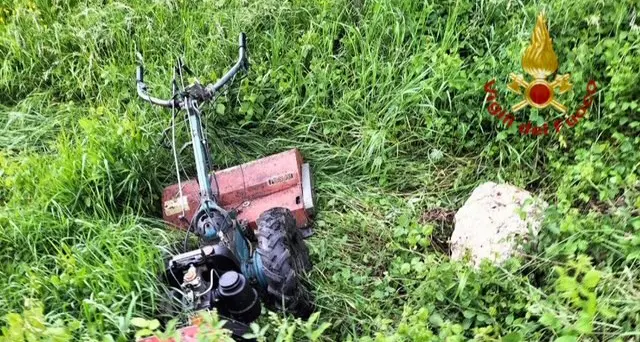 Un 54enne di Grigno muore mentre falcia in un prato di Lamon
