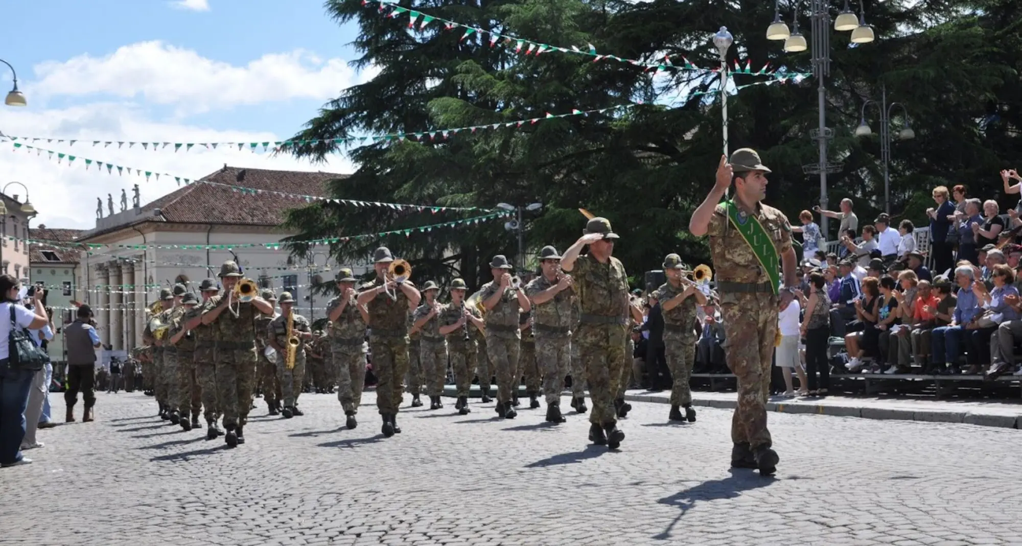 A Belluno sventolano i tricolori per il Raduno triveneto degli alpini