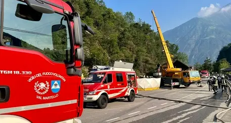 Camion finisce in un torrente in val Martello: muore l'autista