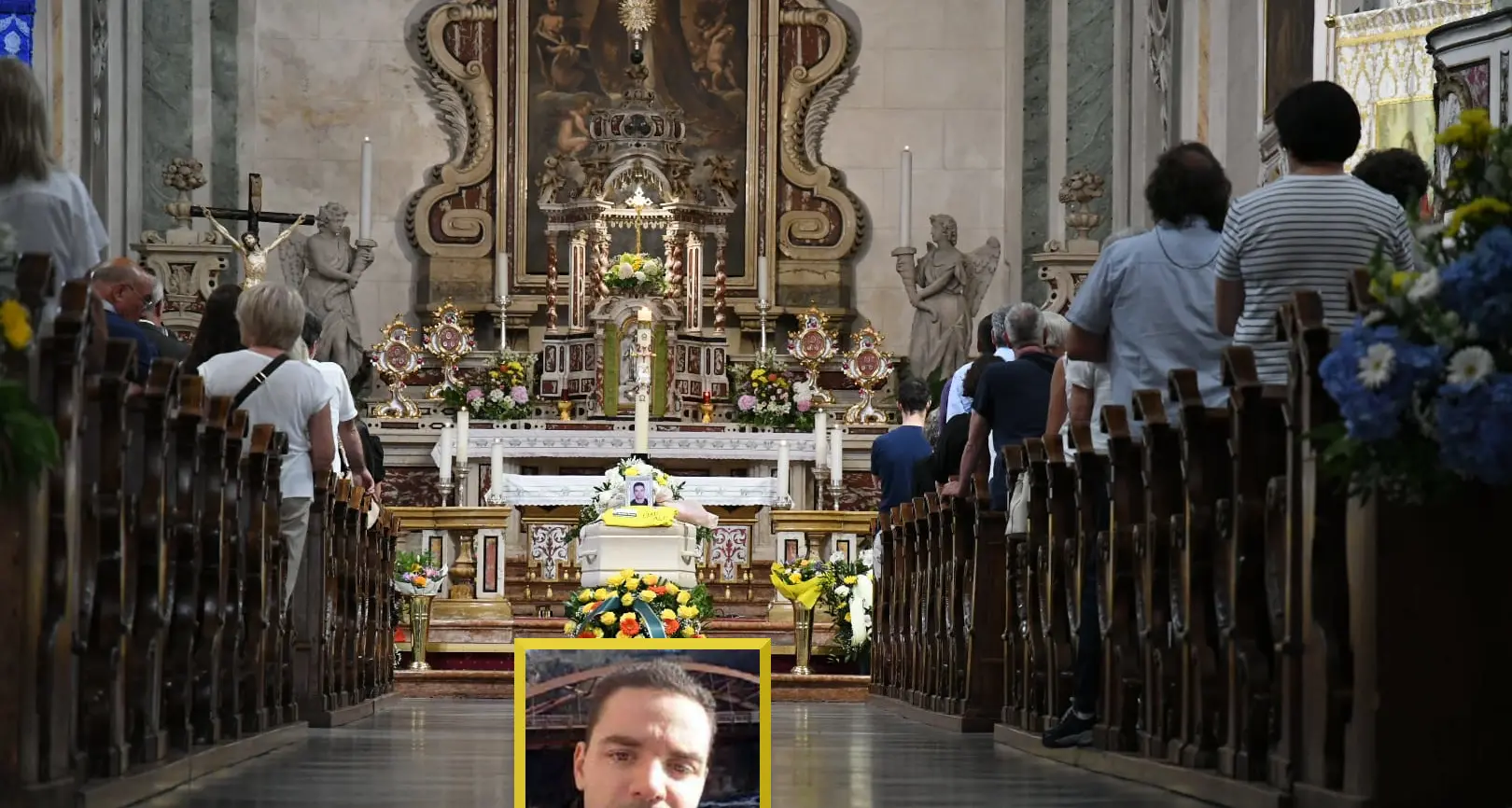 La tragedia al lago di Lases, una folla commossa per l'ultimo abbraccio al giovane Alessandro Zanella