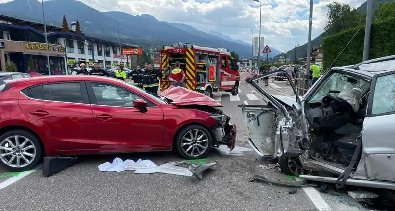 Scontro frontale a Monclassico, tre persone in ospedale