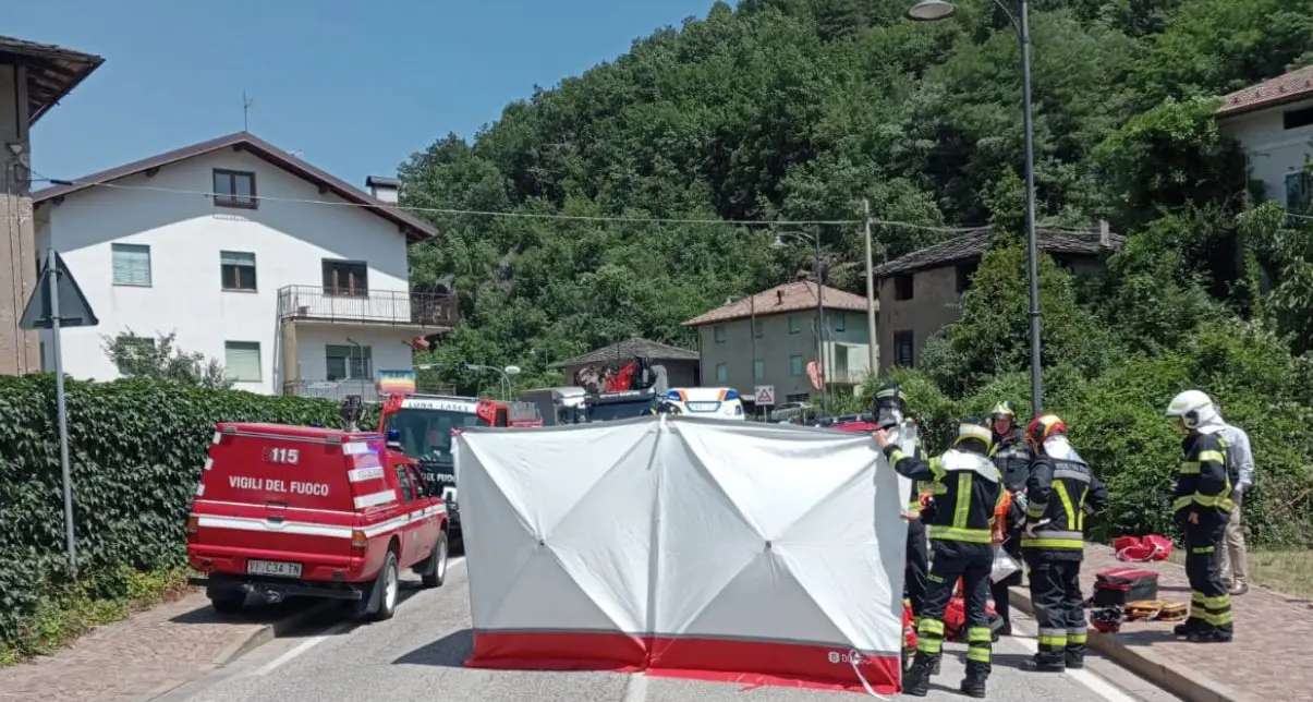 Lona Lases, grave un ciclista dopo lo scontro con un'automobile