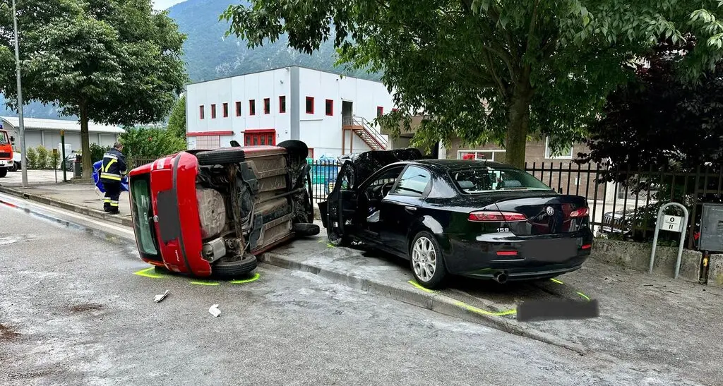 Condino, pauroso scontro fra due auto: ferita anche una partoriente di 27 anni