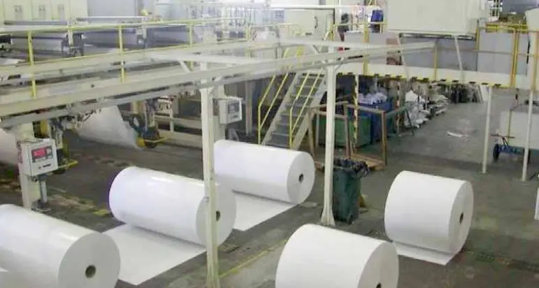 Cartiere a rilento e buste paga «leggere»: una settimana di cassa integrazione per 900 lavoratori