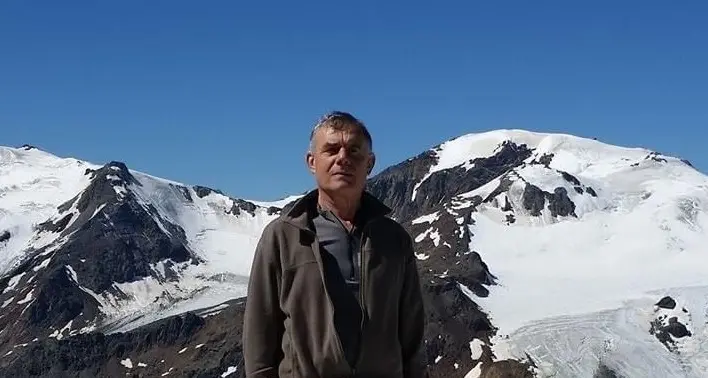Terzolas, travolto da una pianta mentre lavora nel bosco: muore Carlo Misseroni, 69 anni