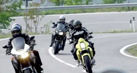 La protesta in Bondone: «A Candriai le moto sfrecciano nonostante i limiti: ora basta»
