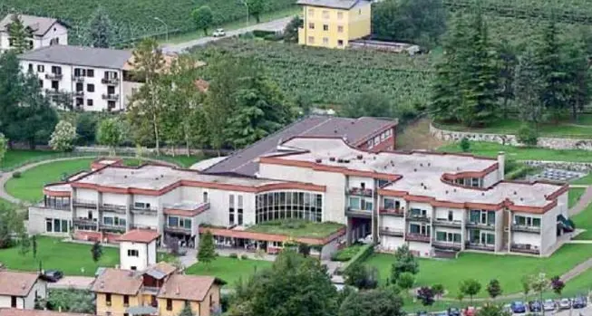 Novantenne scappa di notte dalla casa di riposo di Mori e poi si barrica in casa a Trambileno