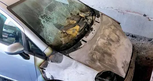 Auto e moto incendiate in Clarina: individuato il presunto piromane