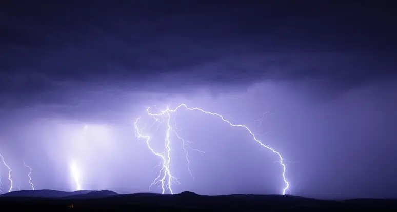 Ancora due giorni a rischio temporali, poi un'ondata di gran caldo: a fondovalle picchi fino a 35-37 gradi