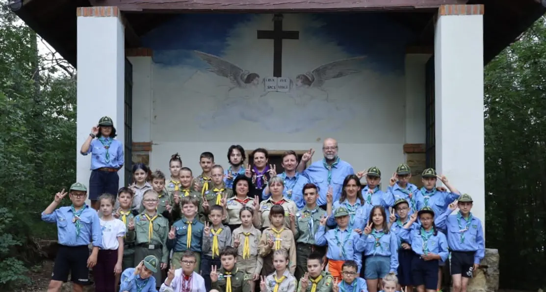 La lingua universale degli scout: a Montevaccino 14 lupetti di Fiemme e Fassa e 17 \"colleghi\" ucraini